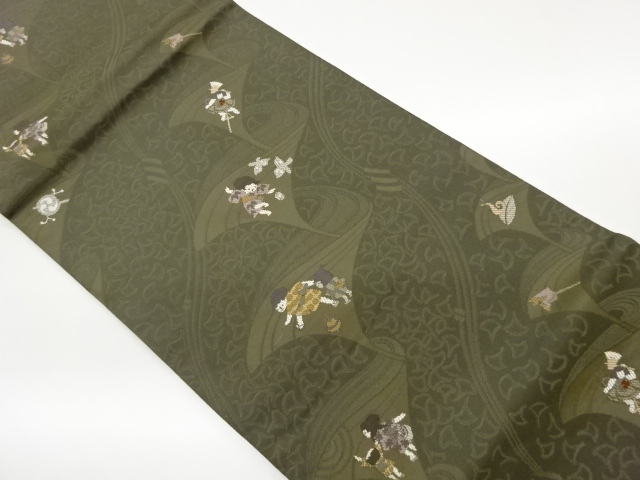 Nagoya obi with woven geometric pattern on figures